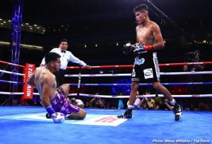 Navarrete Makes Easy Work of De Vaca, Sets up Quick Turnaround for Fury Undercard