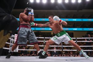 Usyk Debuts At Heavyweight With Stoppage Win