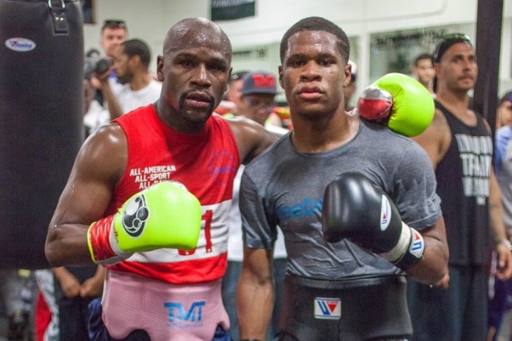William Haney, Father Of Devin Haney, Details Sparring Session Between His Son And Floyd Mayweather: “Floyd Didn’t Touch Him And Devin Touched Floyd Up”