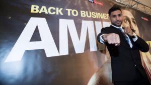 Amir Khan Blasts Lo Greco in First Round