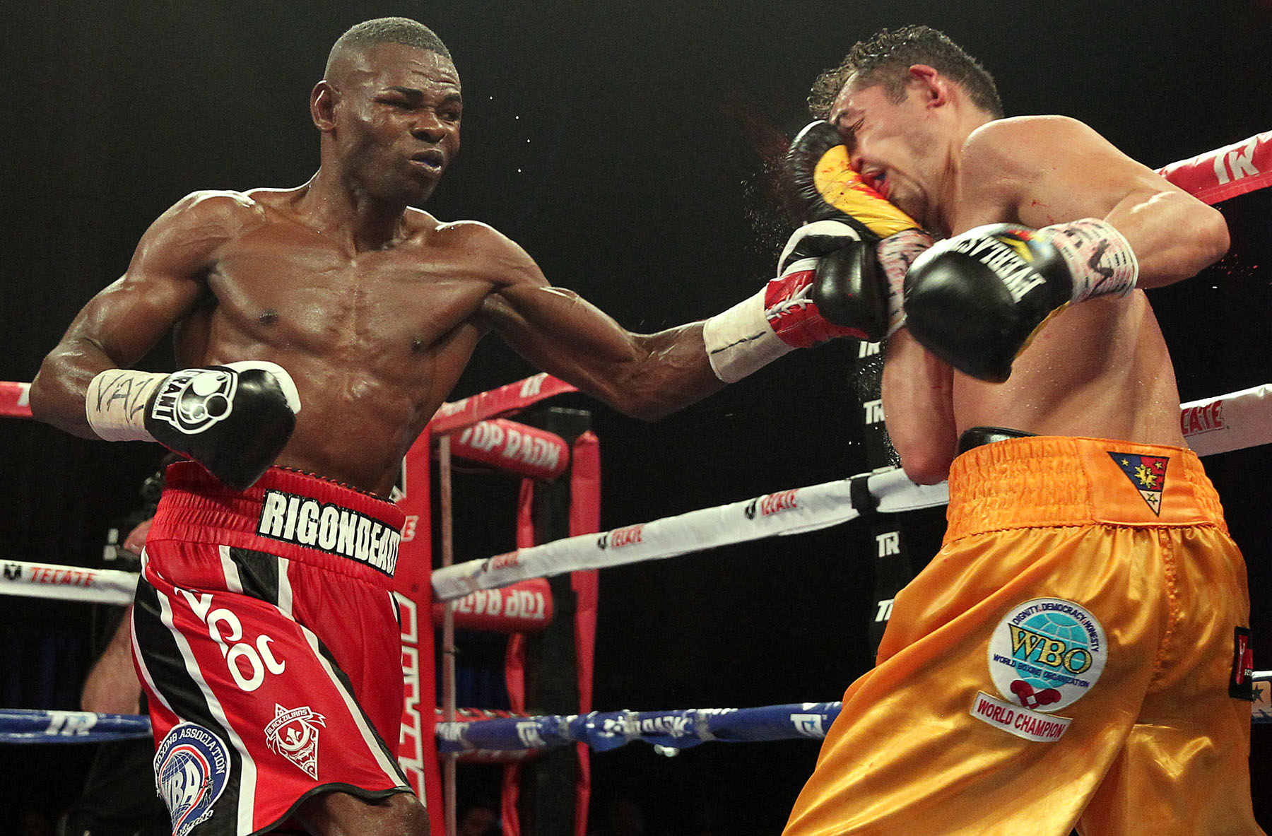 Controlling Distance and Minimalism: Analyzing Wladimir Klitschko and Guillermo Rigondeaux