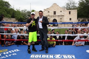 De La Hoya: Canelo Right To Pull Off Mayweather Show