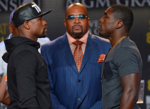 Will Paying Fans Don Disguises to Watch Floyd Mayweather-Andre Berto?